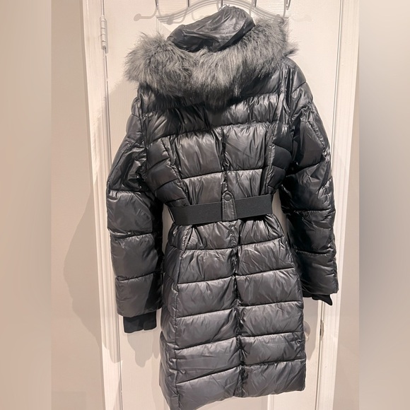 Black puffer jacket worn once - Picture 2 of 3